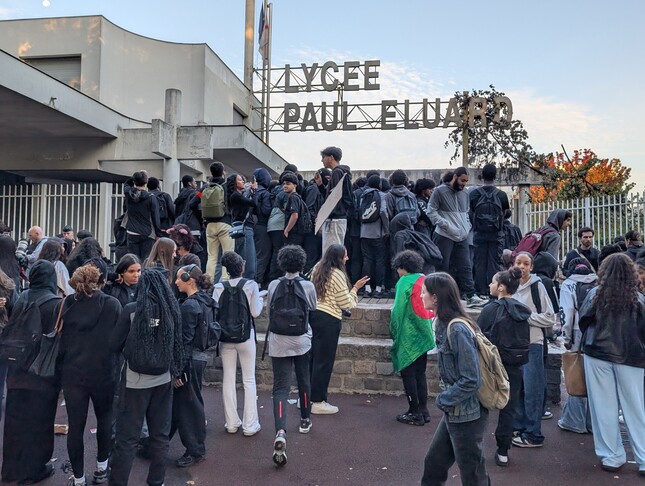 Bllokadat e shkollave të mesme franceze vazhdojnë  protestat përhapen edhe në universitete