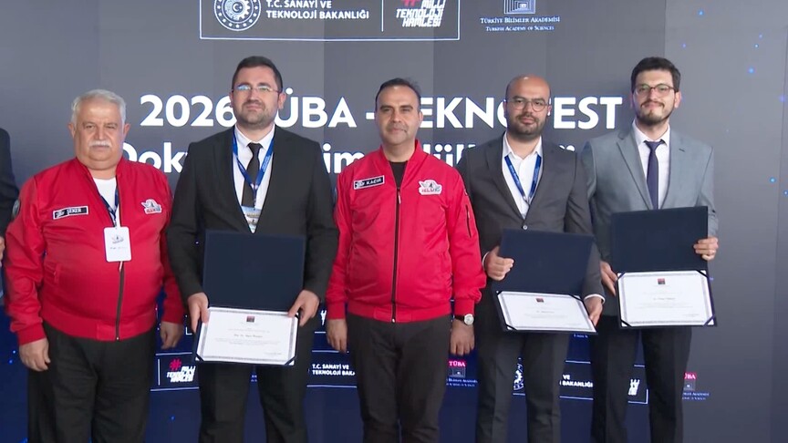 Bakan Kacır, TÜBA-TEKNOFEST Doktora Bilim Ödülleri'ni sahiplerine takdim etti