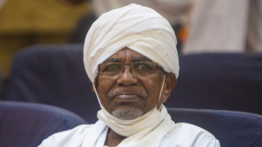 Eski Sudan Cumhurbaşkanı Beşir'in ailesi, Beşir'in yurt dışında tedavi görmesini istiyor haber görseli