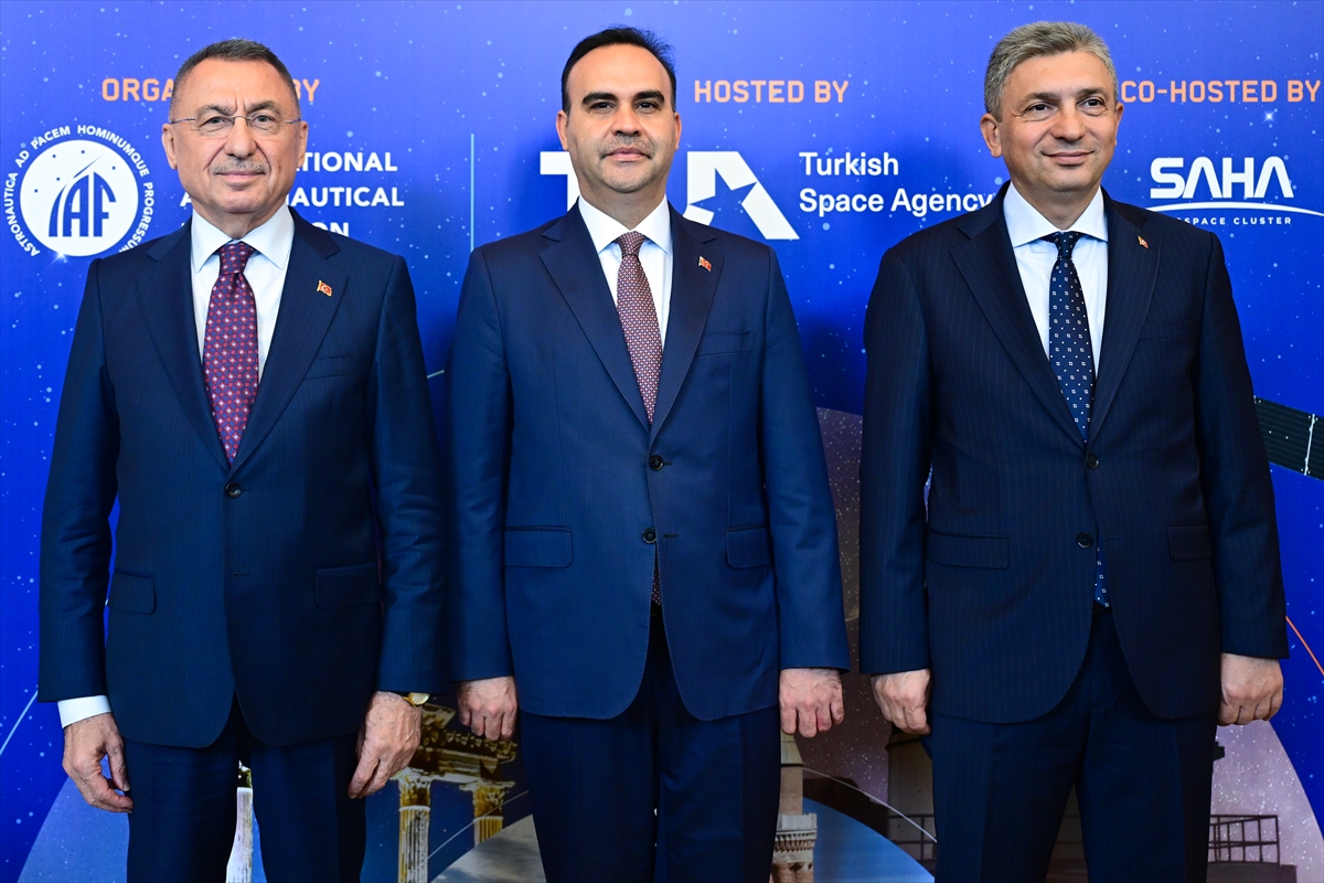 Bakan Kacır: 5-9 Ekim tarihleri küresel uzay gündeminin kalbinin Türkiye'de attığı günler olacak 2 Bakan Kacır: 5-9 Ekim tarihleri küresel uzay gündeminin kalbinin Türkiye'de attığı günler olacak