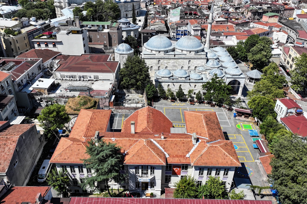176 yıllık Büyük Reşitpaşa Ortaokulu eğitim geleneğini sürdürüyor