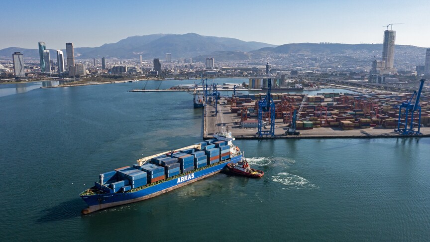 İzmir'in ihracatı yılın 9 ayında 11 milyar dolara yaklaştı