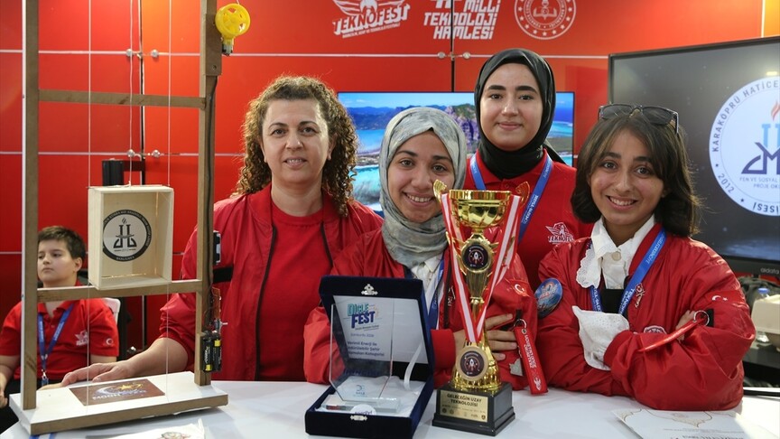 Asansörde mahsur kalma korkusu TEKNOFEST ödülü kazandırdı haber görseli