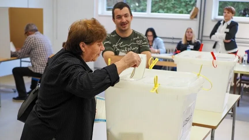Bosnjë e Hercegovina në zgjedhje  Qytetarët votojnë për anëtarët e presidencës dhe parlamentin