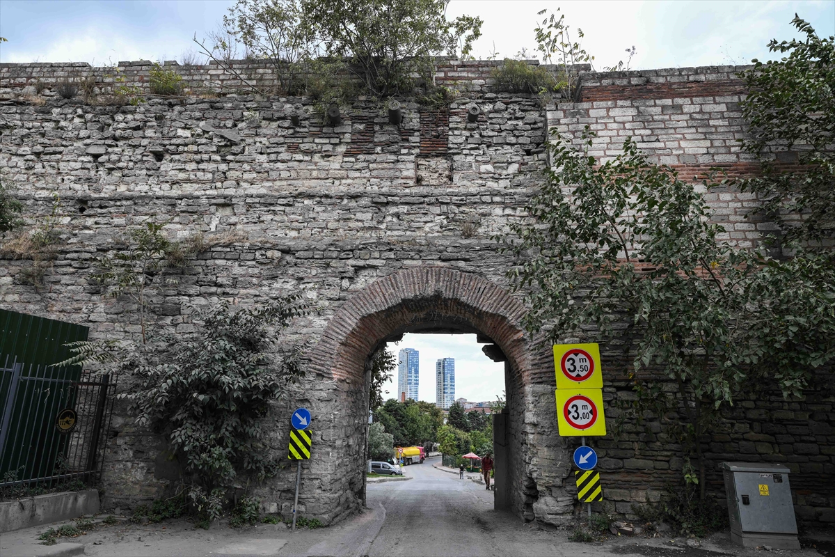 İstanbul'un medeniyetlerin izini taşıyan kadim kapıları 1 İstanbul'un medeniyetlerin izini taşıyan kadim kapıları
