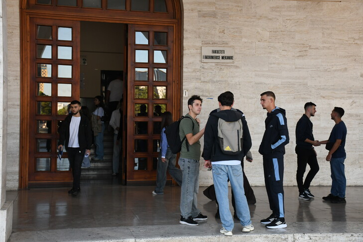 Shqipëri  fillon viti i ri akademik