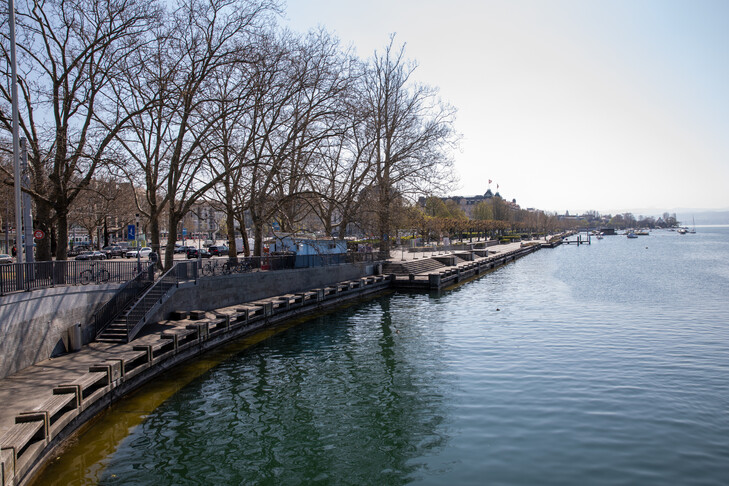Small island emerges in Lake Zurich amid historic low water level - Anadolu Ajansı