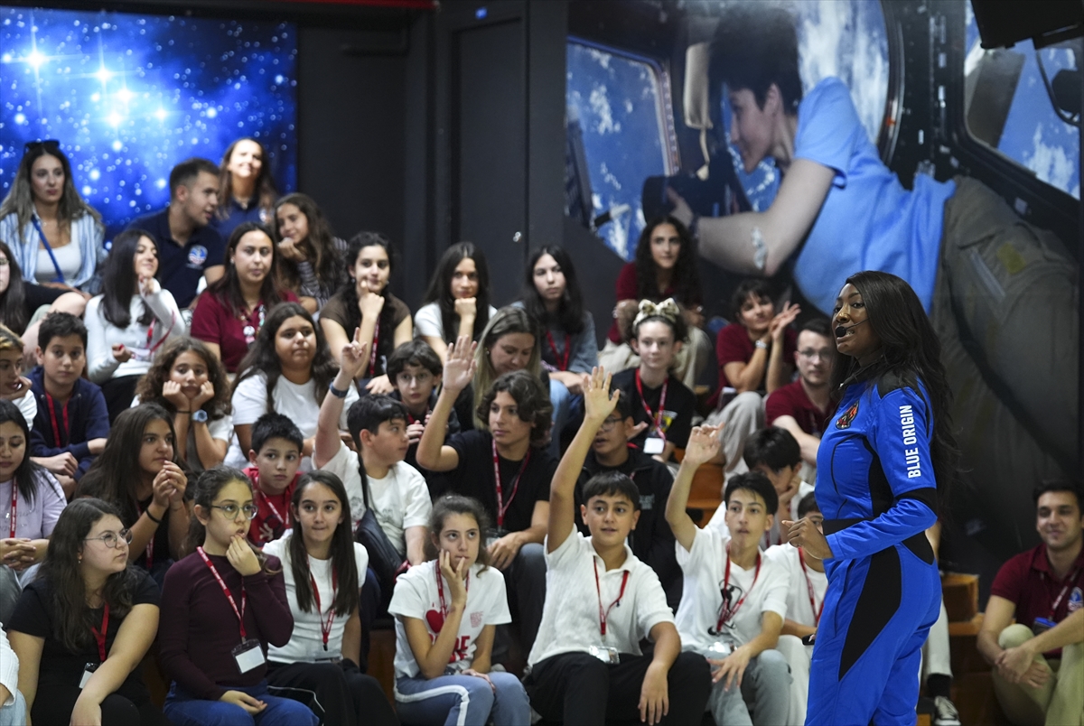 Astronot Bowe, Türk gençlerinin uzay ve havacılık alanındaki potansiyeline dikkati çekti