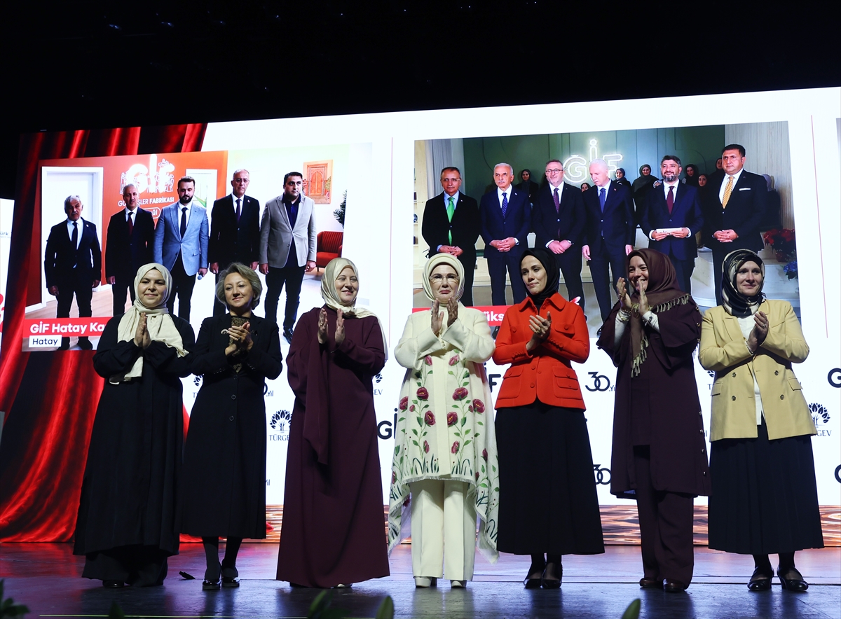Emine Erdoğan: TÜRGEV 30 yıldır gençlerle yol arkadaşlığı kuruyor 2 Emine Erdoğan: TÜRGEV 30 yıldır gençlerle yol arkadaşlığı kuruyor