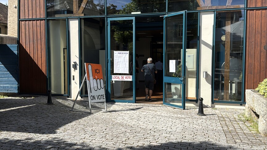 Zviceranët do të votojnë më 29 nëntor në referendumin për lehtësimin e eksportit të armëve