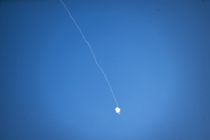 Koalicioni saudit intercepton 3 raketa balistike të Huthive drejt Riadit dhe Khamis Mushaitit