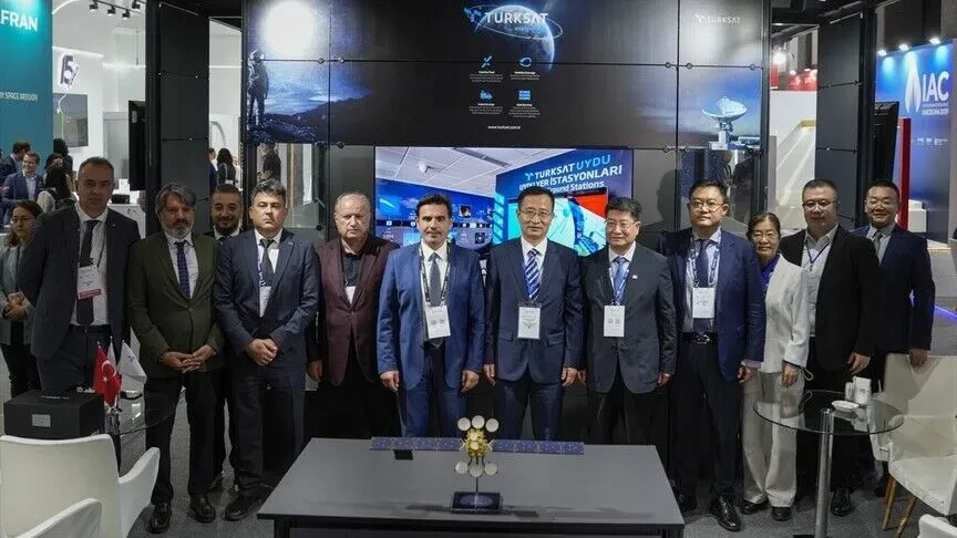 Turqia dhe Kina nënshkruajnë marrëveshje për teknologjinë satelitore në IAC 2026 në Antalya