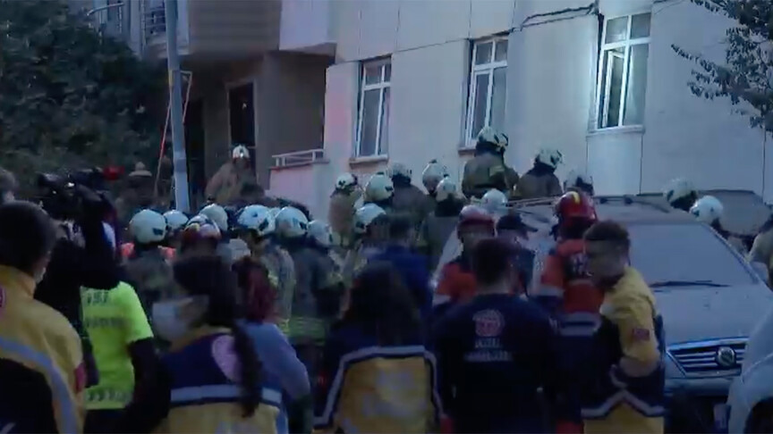 Maltepe’de 7 katlı binada kısmi çökme meydana geldi haber görseli