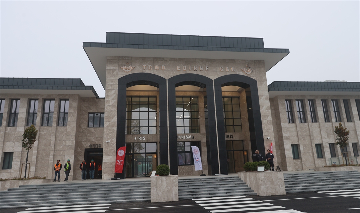 Çerkezköy-Kapıkule Hızlı Tren Hattı'nda ilk yolculuk heyecanı yaşandı 5 Çerkezköy-Kapıkule Hızlı Tren Hattı'nda ilk yolculuk heyecanı yaşandı