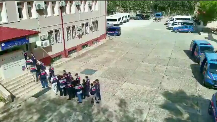 Osmaniye merkezli 8 ilde yasa dışı bahis suçuna yönelik operasyonlarda 59 şüpheli yakalandı haber görseli