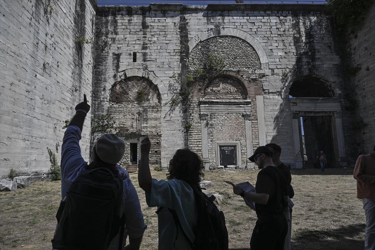 İmparatorların zafer törenlerinden Yedikule'ye uzanan 1600 yıllık Altın Kapı