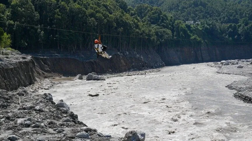 Nepal  bllokohen mbi 100 alpinistë të huaj pasi përmbytjet goditën rajonin Manaslu