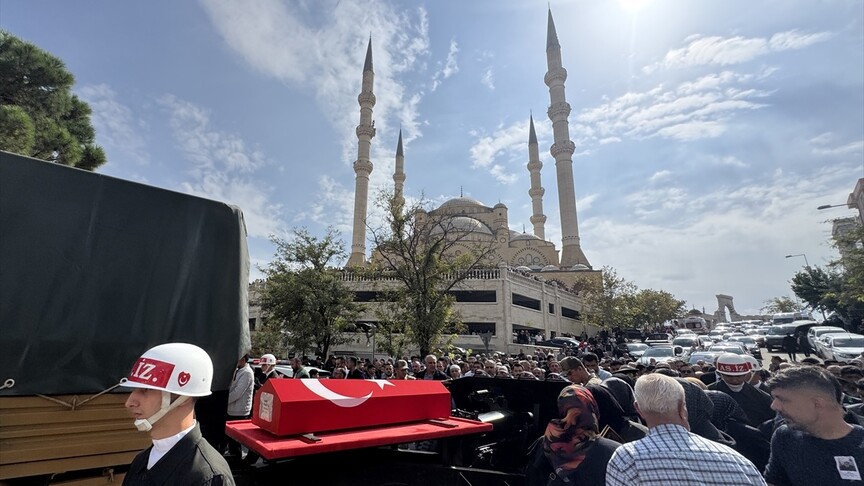 Görev sırasında şehit olan uzman çavuş Kahramanmaraş'ta son yolculuğuna uğurlandı