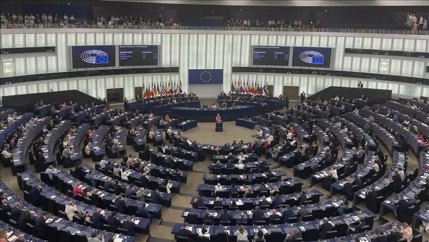 Francë  Glucksmann fiton zgjedhjet paraprake të qendrës së majtë për zgjedhjet presidenciale të vitit 2027