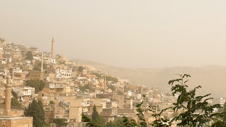 Mardin’de toz taşınımı etkili oldu haber görseli