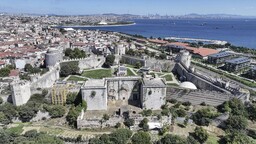 İmparatorların zafer törenlerinden Yedikule'ye uzanan 1600 yıllık Altın Kapı