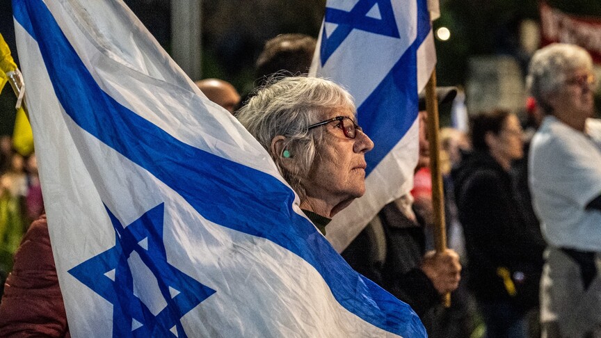 Israeli Opposition Leads Netanyahu's Bloc by 18 Seats Ahead of Elections: Poll