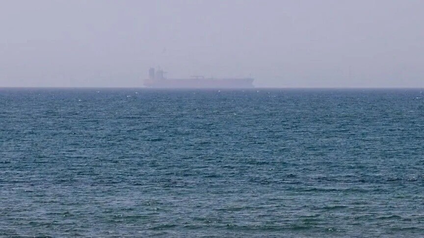 UKMTO  Një anije kontejnerësh dhe një tanker goditen nga predha të panjohura në Ngushticën e Hormuzit