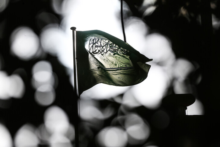 Arabia Saudite paralajmëron Huthit për pasojat e sulmeve ndaj aeroporteve dhe qyteteve të Mekës e Medinës