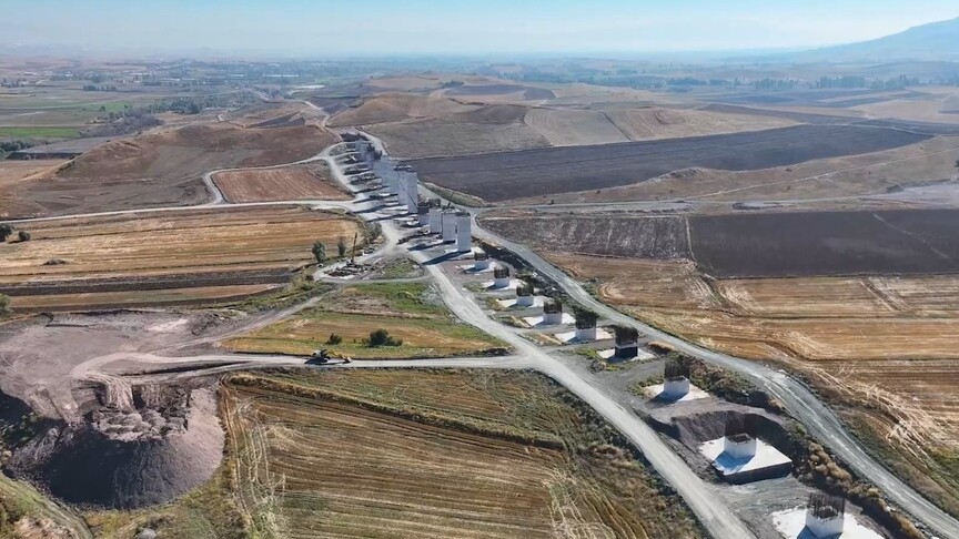 Bakan Uraloğlu: Ankara-Samsun hızlı demir yolu hattının Delice-Çorum etabında ilerleme yüzde 40'ı aştı