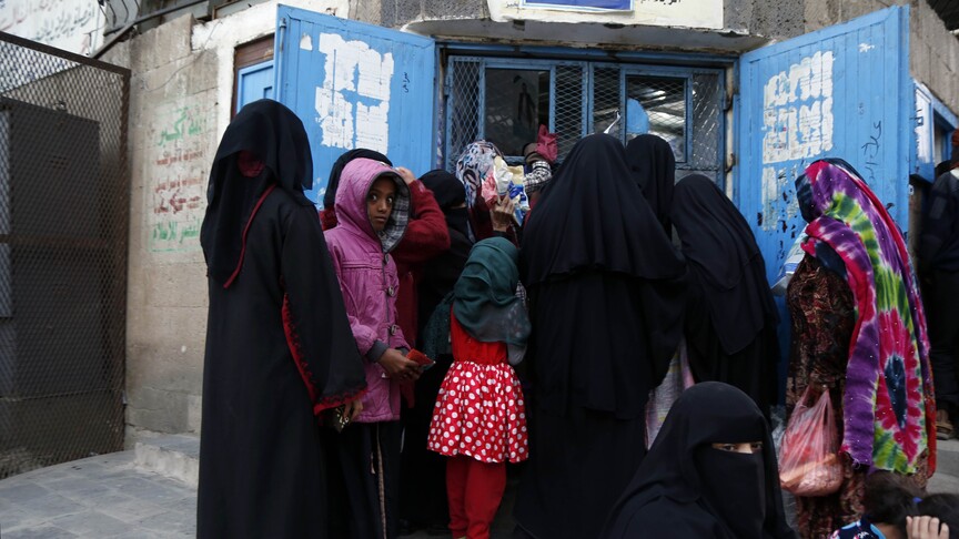 Dünya Gıda Programı: Yemen'de çatışmalar 800 bin kişiye gıda yardımının ulaşmasını engelliyor haber görseli