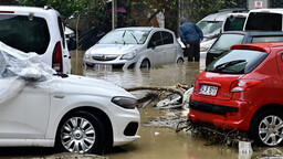 İstanbul'da şiddetli yağışın olumsuz etkileri sürüyor