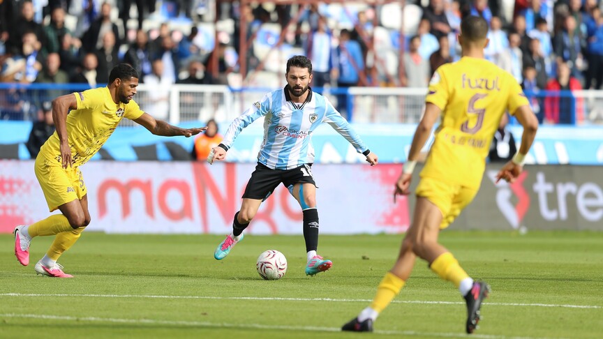 Erzurumspor, sahasında Eyüpspor'u 2-0 mağlup etti haber görseli