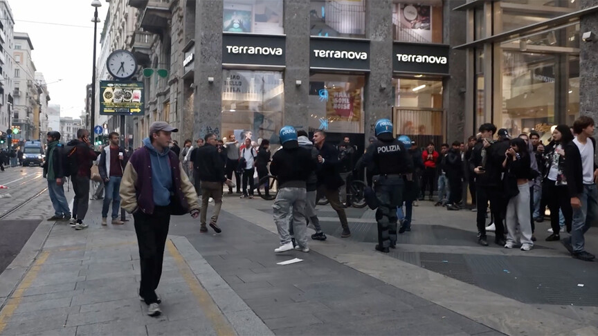 Milano'da devam eden şiddet olaylarında 160 kişi gözaltına alındı haber görseli
