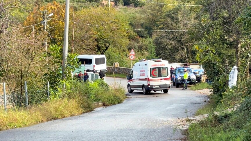 Pendik-Gebze sınırında sel sularına kapılan 2 kişiden biri bulundu haber görseli