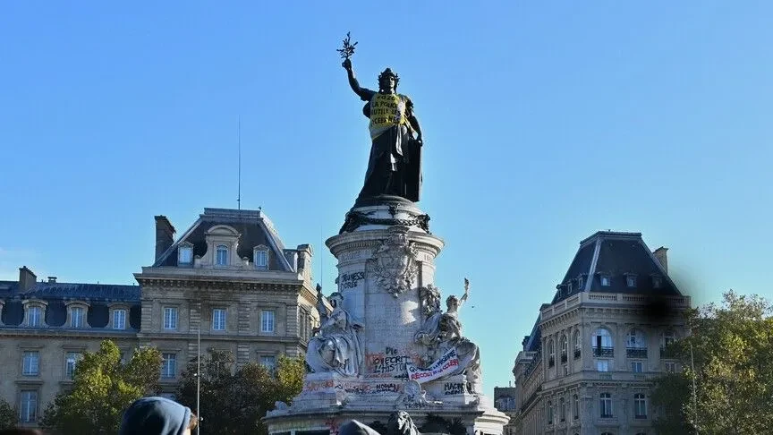Parisi do të vendosë orë policore gjatë natës rreth Place de la Republique dhe Les Halles