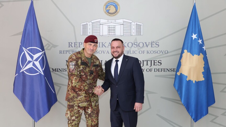 Maqedonci takon komandantin e ri të KFOR it  diskutohet bashkëpunimi në fushën e sigurisë