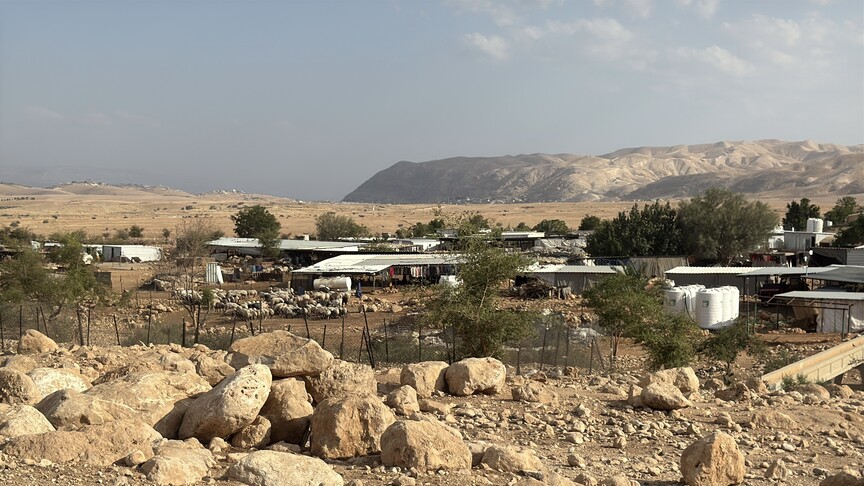 Batı Şeria'daki İsrail saldırıları, 20 Filistinli aileyi göçe zorladı