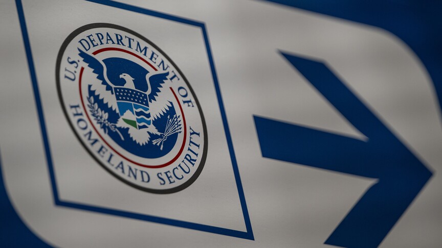 DHS officials urged secret purchase of voting machine for hacking test ...