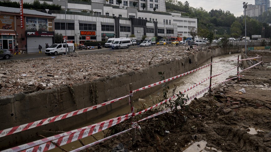 İstanbul Valisi Gül'den sel ve su baskınlarının ardından yürütülen çalışmalara ilişkin paylaşım