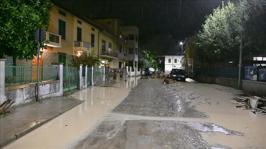 Ushtari italian humb jetën pasi një pemë bie mbi makinën e tij gjatë stuhive në Itali