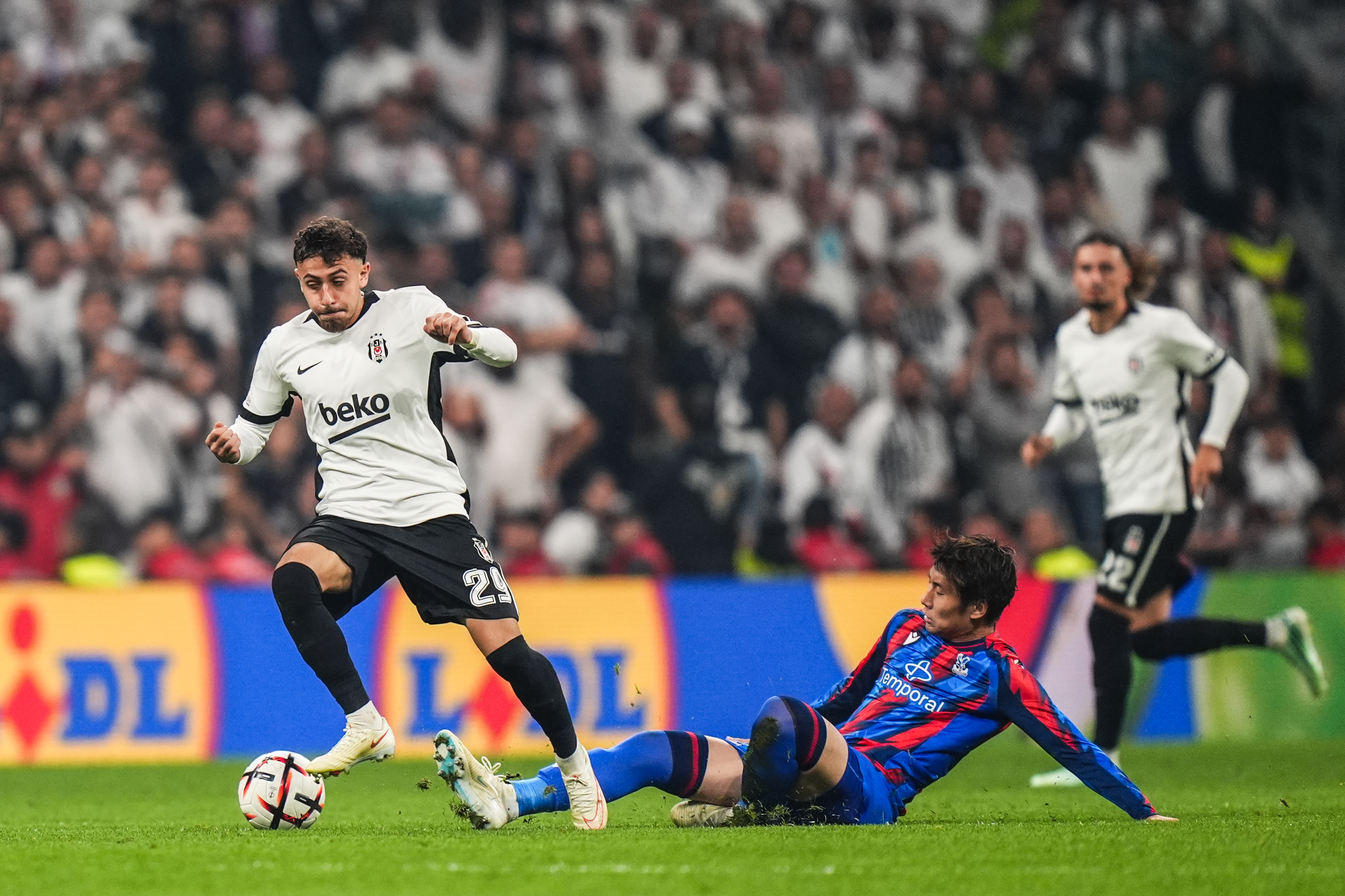 Beşiktaş, Crystal Palace ile berabere kaldı 4 Beşiktaş, Crystal Palace ile berabere kaldı