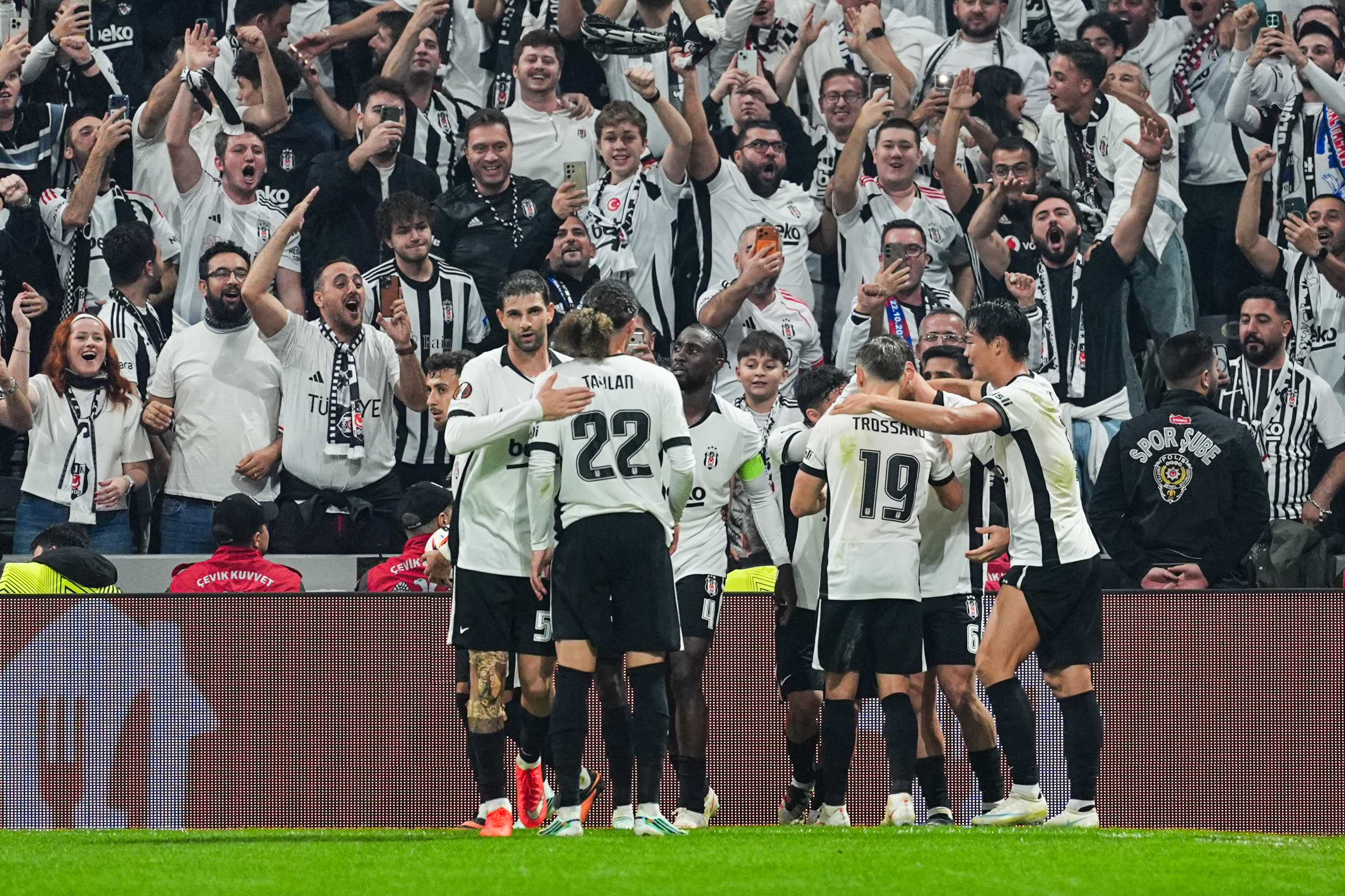Beşiktaş, Crystal Palace ile berabere kaldı 3 Beşiktaş, Crystal Palace ile berabere kaldı