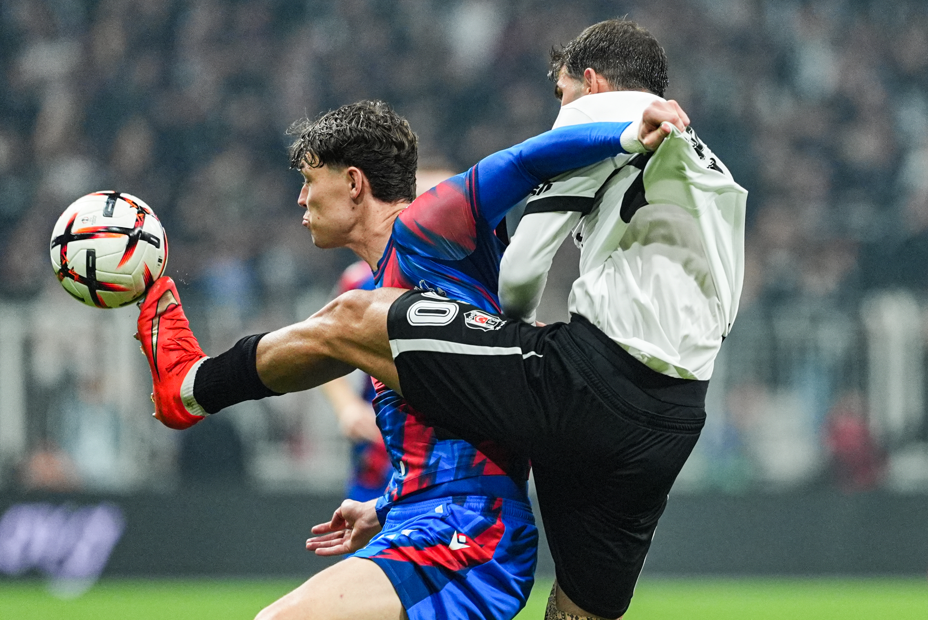 Beşiktaş, Crystal Palace ile berabere kaldı 2 Beşiktaş, Crystal Palace ile berabere kaldı