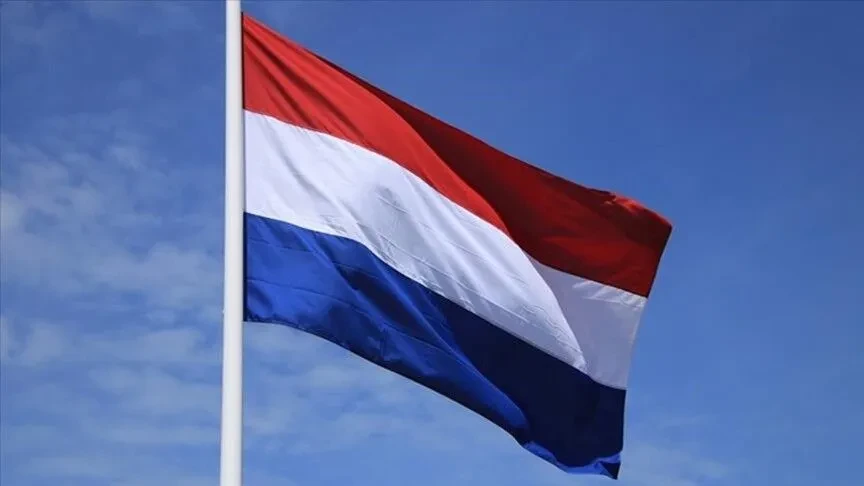 Holanda mbyll përkohësisht ambasadën në Kajro mes protestave për ndalimin e një shtetasi egjiptian