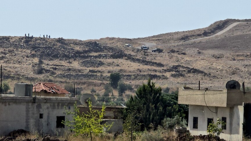 İsrail qüvvələri Suriyanın cənubunda mənzillərin damlarına snayperlər yerləşdirib və atəş açıblar