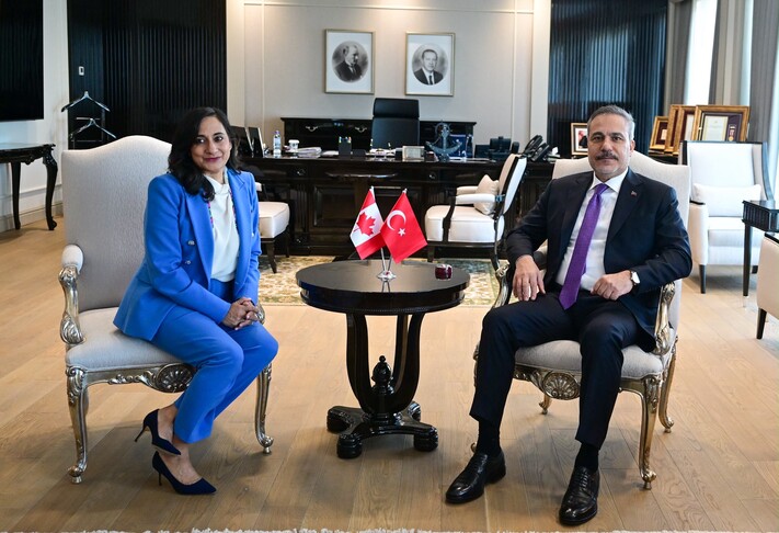 Kryediplomati turk dhe ajo kanadeze takohen në Ankara