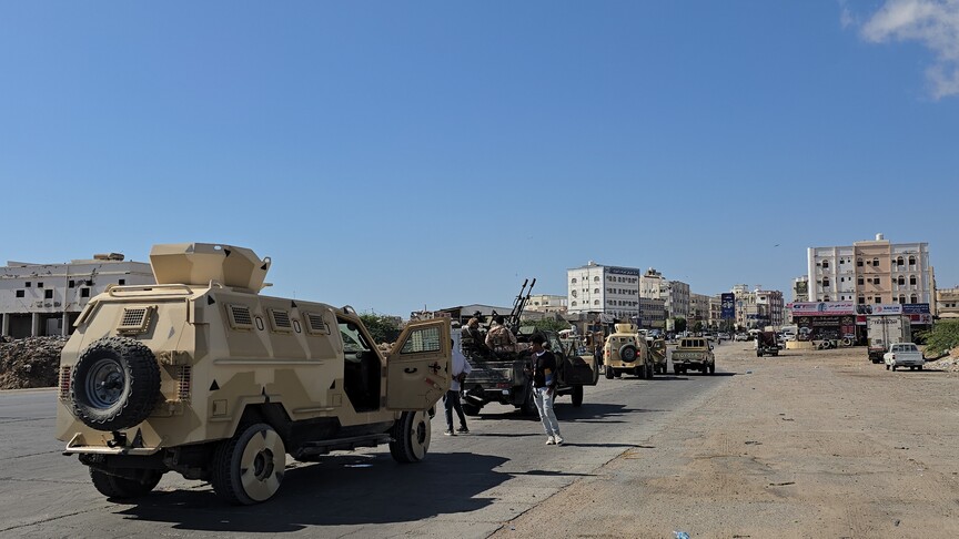الجيش اليمني يعلن مقتل ضابطين وعناصر في معارك مع الحوثيين بتعز