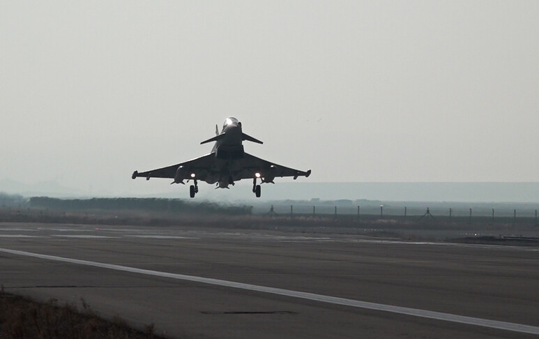 Avionët luftarakë britanikë i bashkohen për herë të parë stërvitjes franceze të parandalimit bërthamor