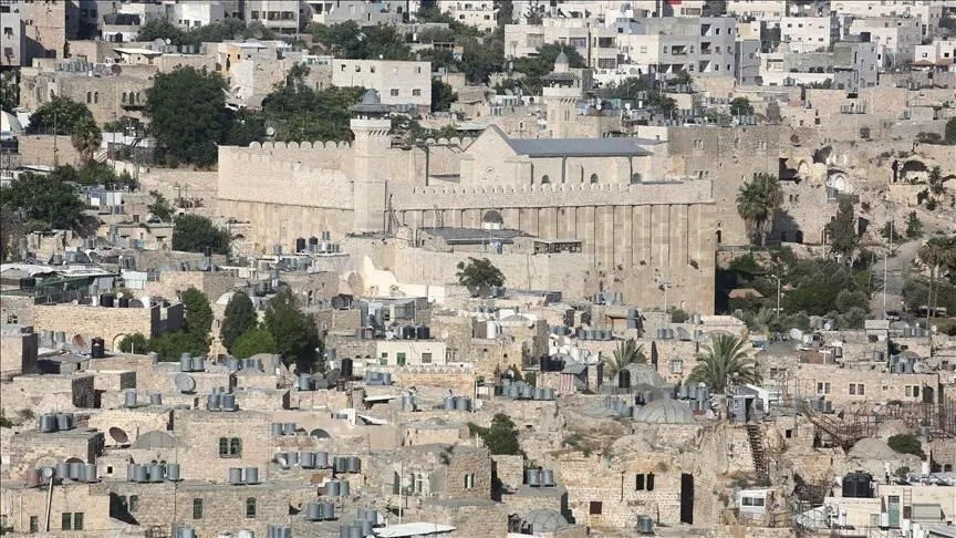 إسرائيل تغلق المسجد الإبراهيمي في الخليل وتطرد موظفيه