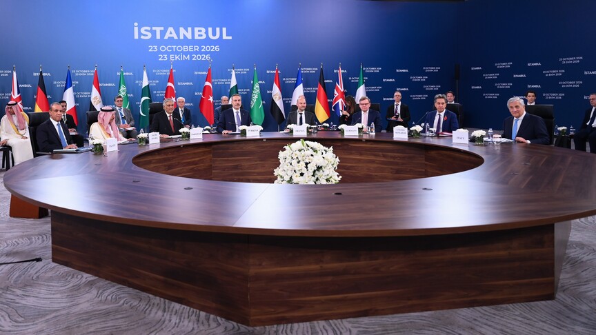 Fransa Dışişleri Bakanı Barrot, barış için çalışmak isteyen ülkelerin İstanbul'da buluştuğunu söyledi haber görseli